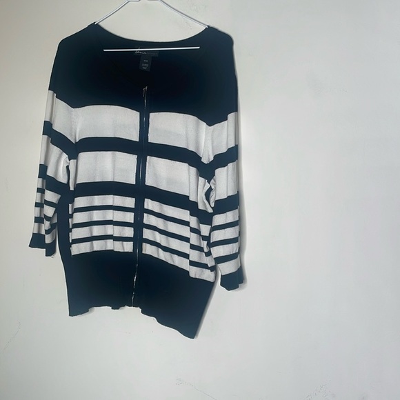 Lane Bryant Sweaters - Lane Bryant black white striped 18/20 sweater
